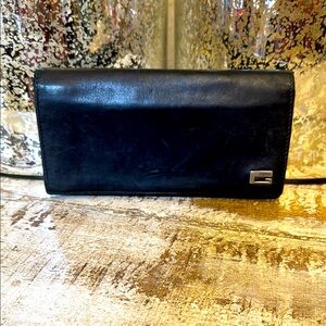 Gucci vintage Black Leather Wallet with Silver Logo